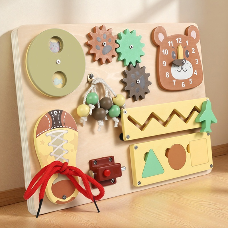 Montessori children's early education Bear Clock Busy Board, kindergarten enlightenment teaching AIDS, baby intelligence science and education toys, intelligence wooden toys, exercise hands-on ability Application Scenario