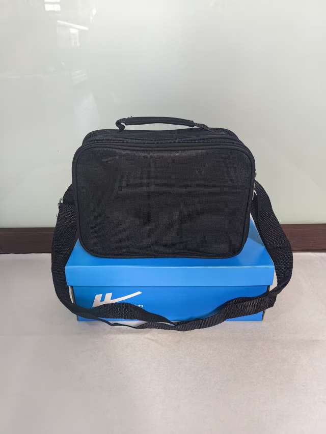 In 2025, the manufacturer offers wholesale and retail of men's and women's single-shoulder multi-functional crossbody bags, casual and fashionable mobile phone bags, priced at 6-12 yuan detail image 7
