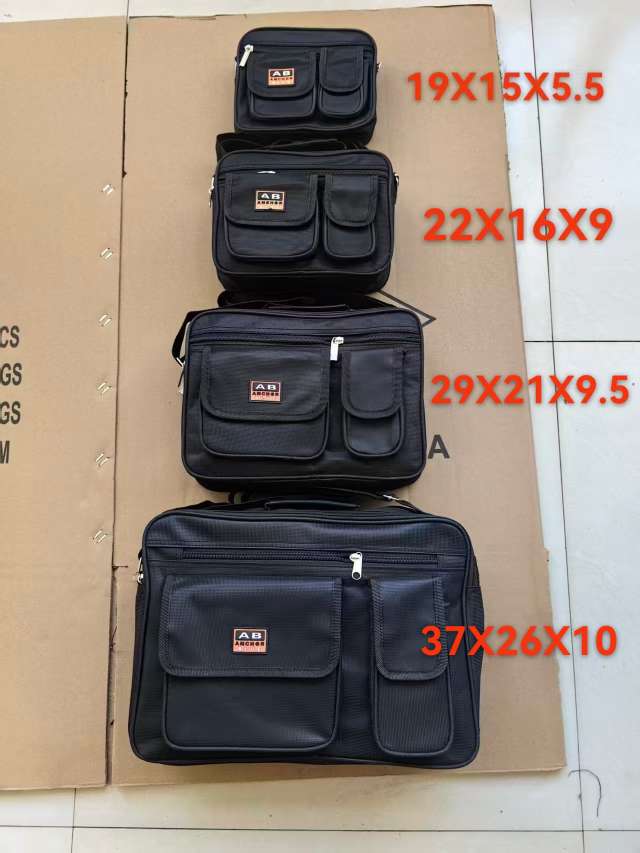 In 2025, the manufacturer offers wholesale and retail of men's and women's single-shoulder multi-functional crossbody bags, casual and fashionable mobile phone bags, priced at 6-12 yuan