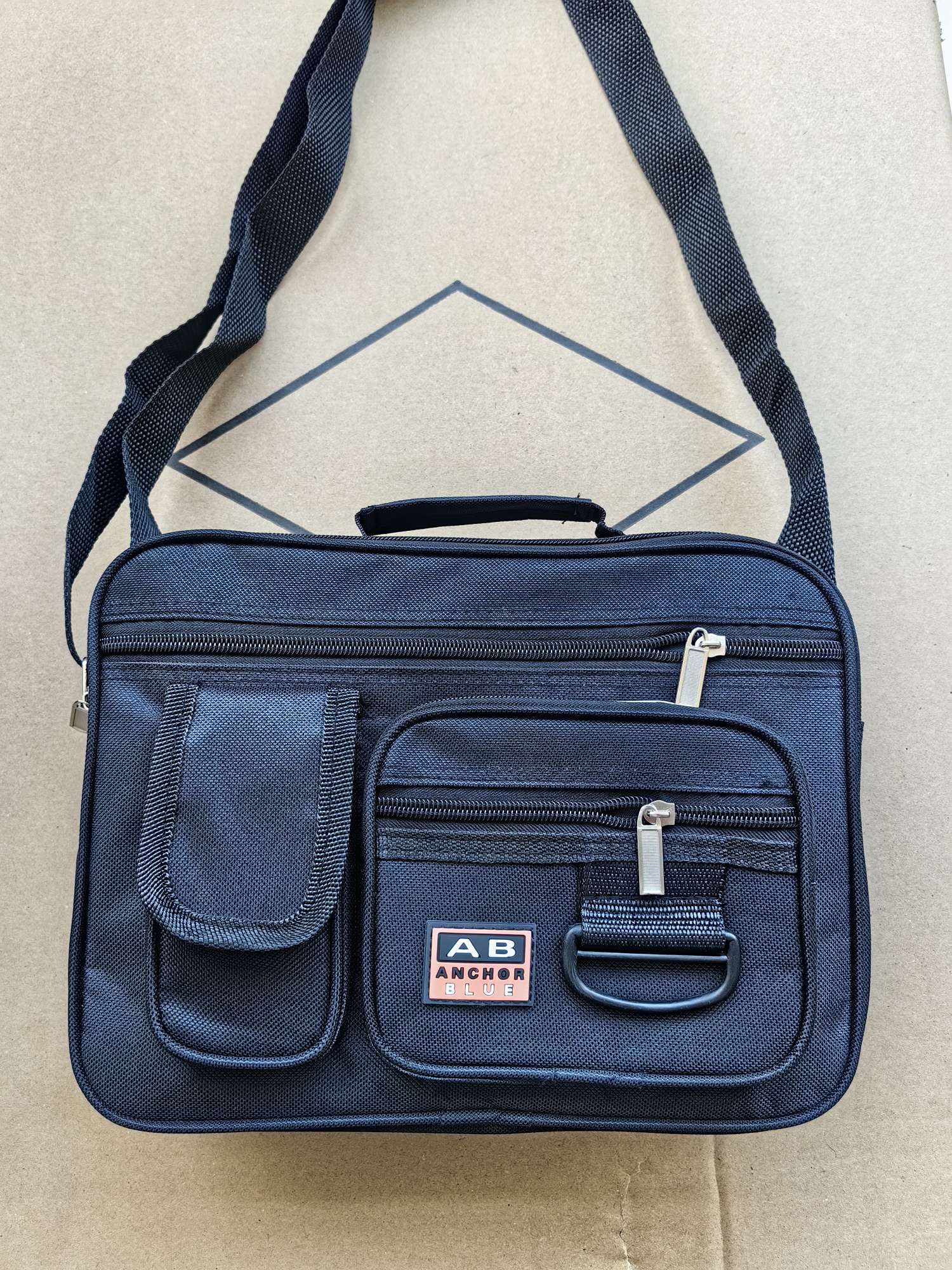 In 2025, the manufacturer offers wholesale and retail of men's and women's single-shoulder multi-functional crossbody bags, casual and fashionable mobile phone bags, priced at 6-12 yuan Application Scenario