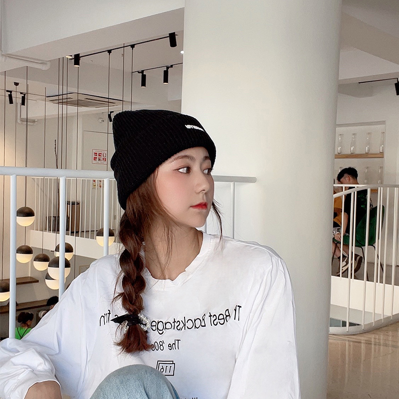 Winter warm knitted cold cap, unisex ins style solid color woolen cap Application Scenario