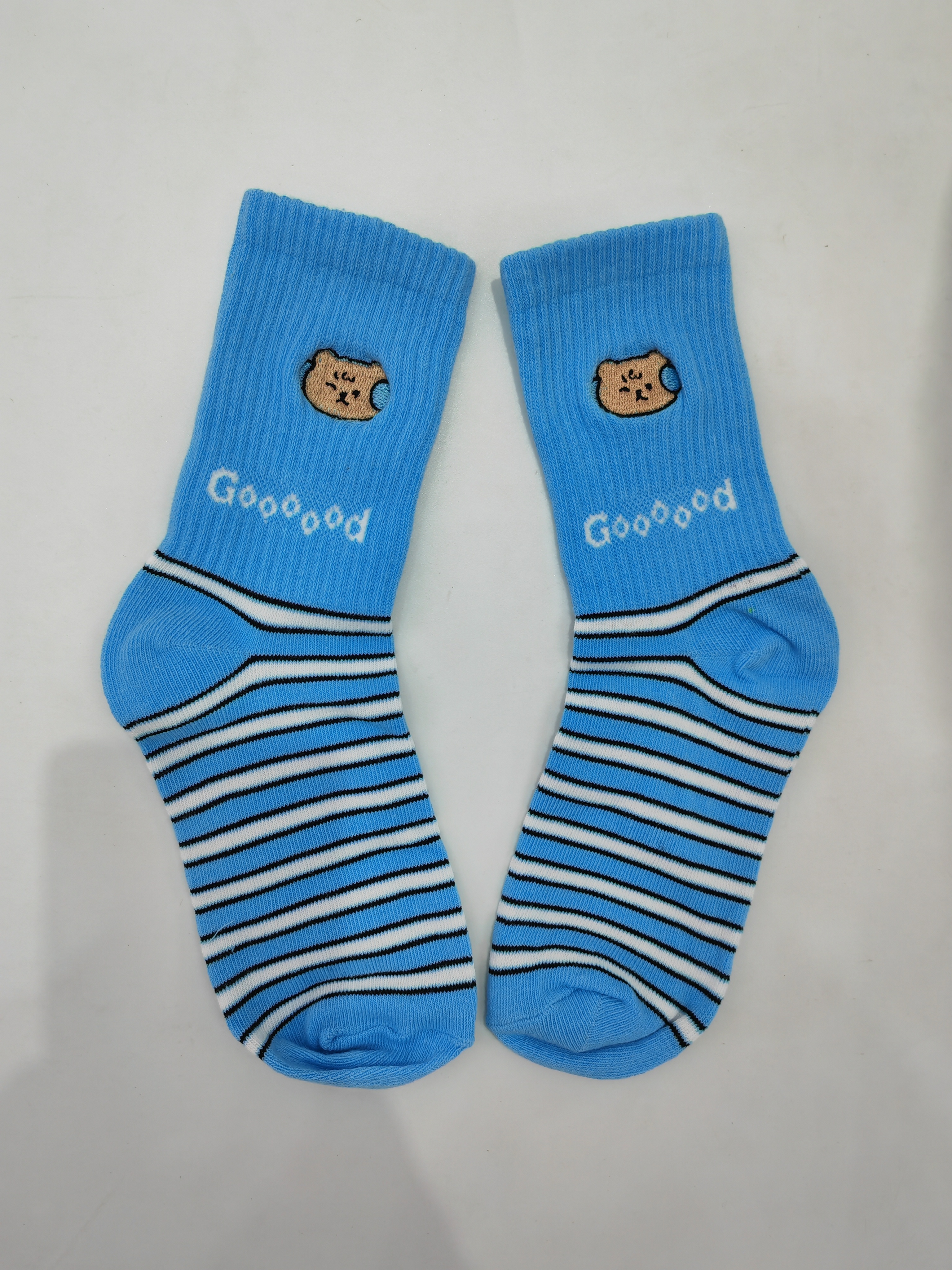 Cute and adorable animal-embroidered mid-calf socks, soft and cute style comfortable cotton socks, girlish and playful dressing socks Specification image