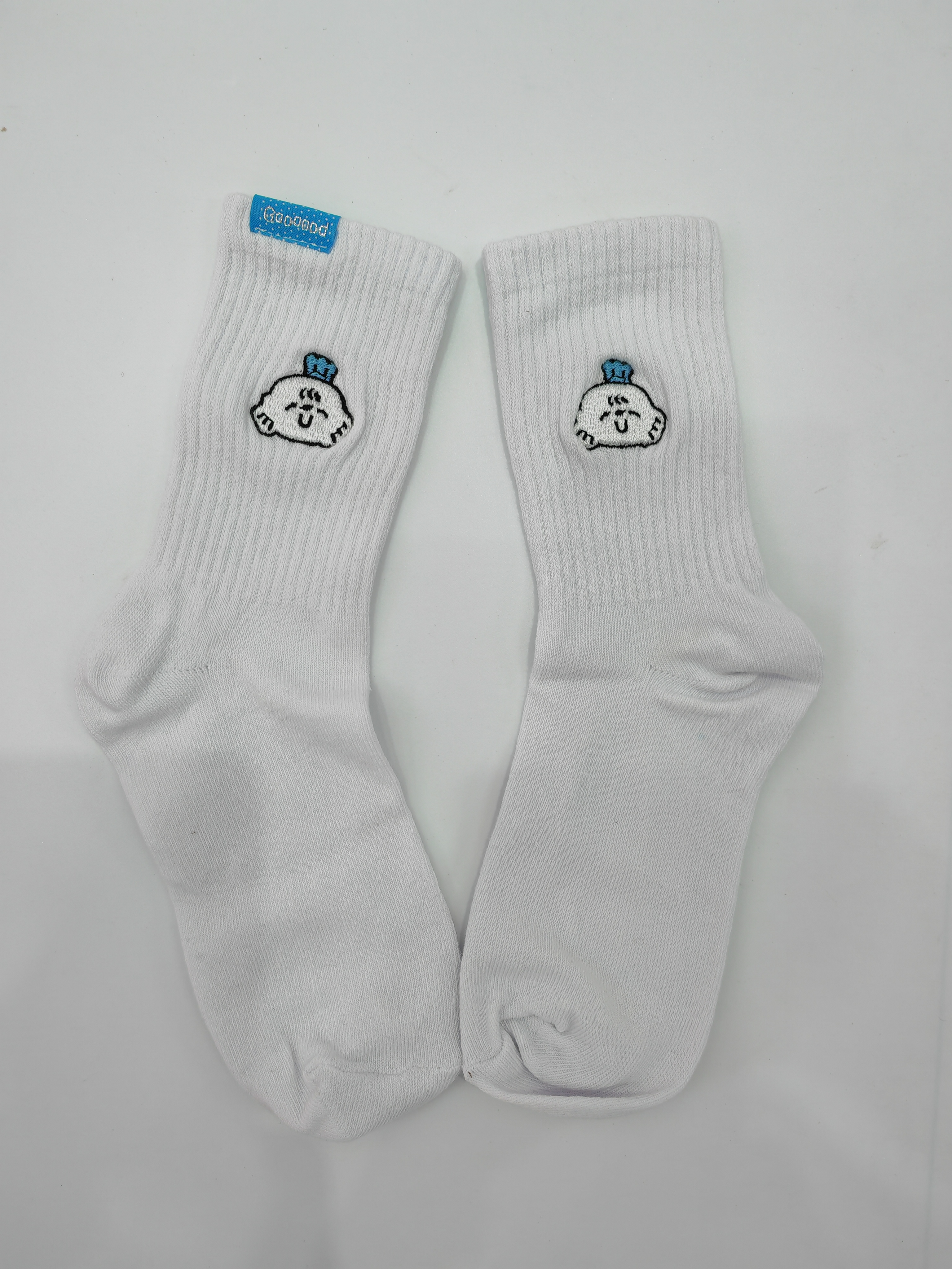 Cute and adorable animal-embroidered mid-calf socks, soft and cute style comfortable cotton socks, girlish and playful dressing socks details Picture