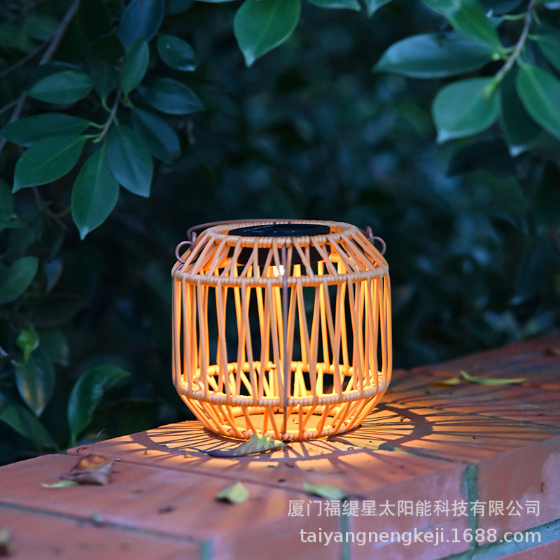 Solar-powered outdoor garden lamps, household portable bamboo woven decorative lanterns, balcony, garden and terrace decoration atmosphere chandeliers details Picture