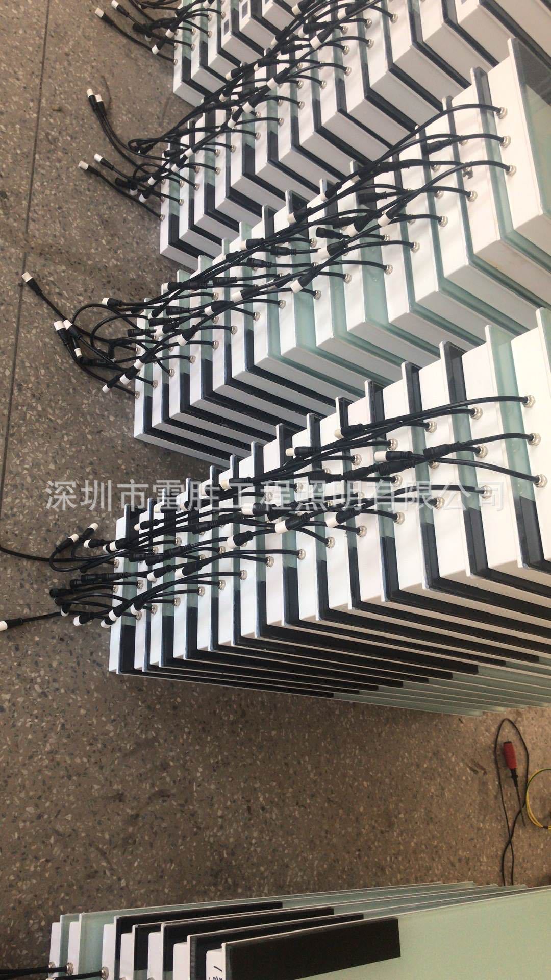 Factory price direct supply LED piano floor tile lights, foot-sensing floor pianos, human body gravity sensing floor lights Item Picture