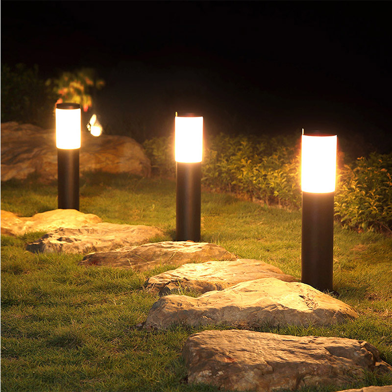 Solar-powered landscape ground-inserted courtyard lights, garden camping lawn lights, solar-powered outdoor courtyard lights full figure