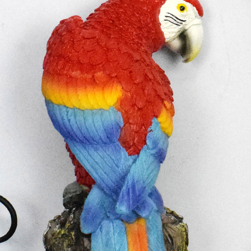 Modern courtyard decoration resin parrot solar lamp, outdoor waterproof garden resin ground insert animal landscape lamp Application Scenario