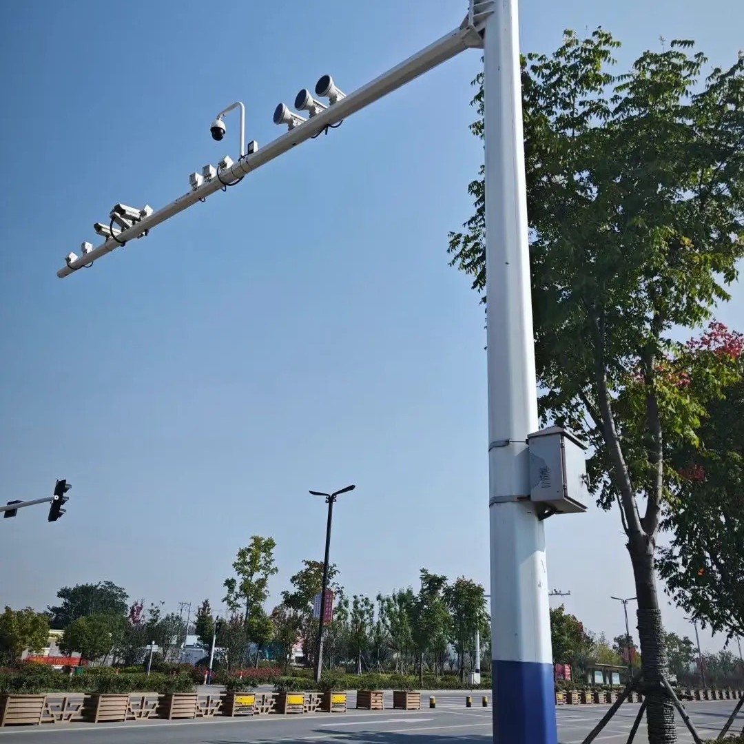 Factory wholesale L-shaped cantilever surveillance poles, bayonet cameras, surveillance poles, hot-dip galvanized octagonal poles, surveillance poles, Meihua lighting fixtures details Picture