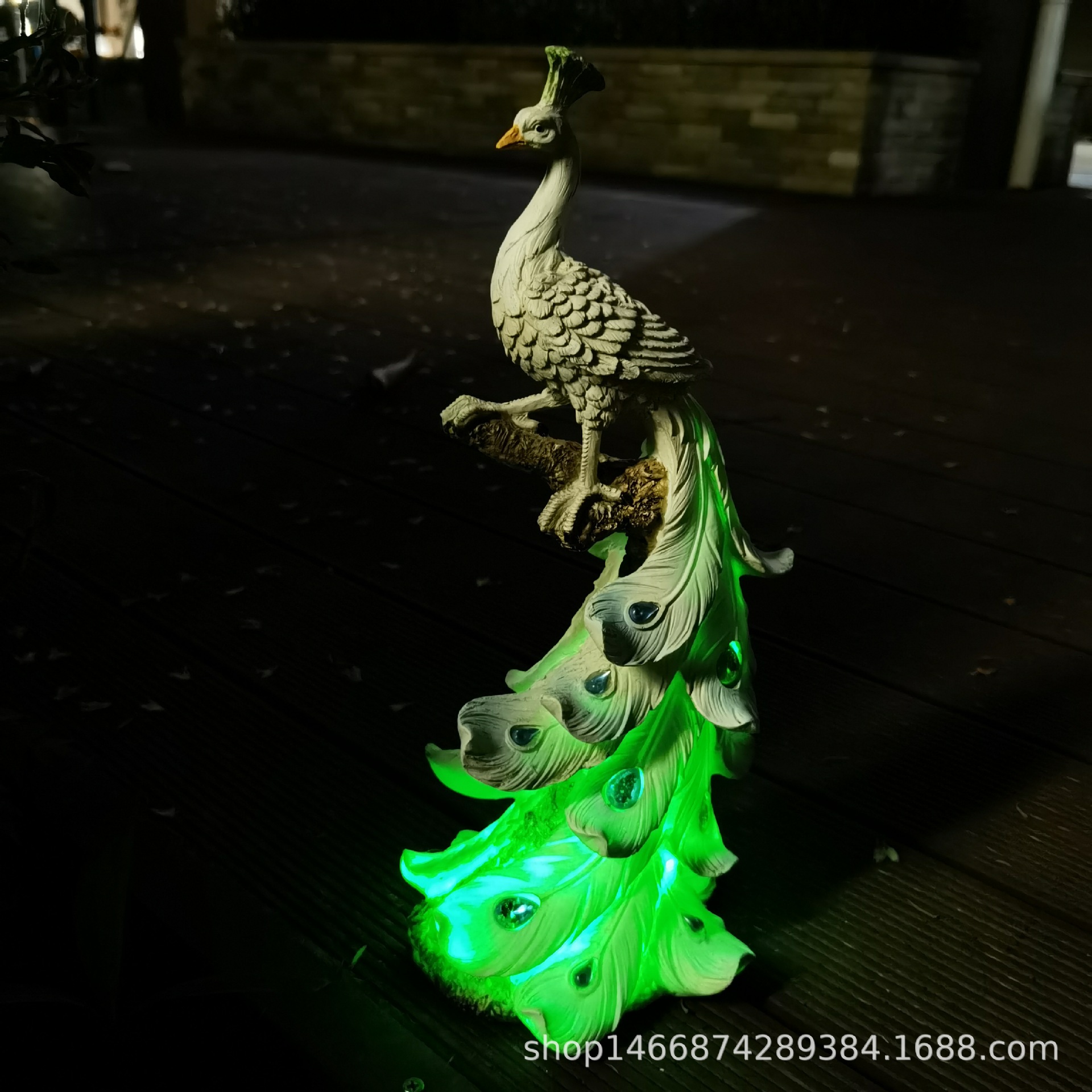 Solar-powered peacock statue lamp, creative and fashionable home, phoenix decoration, cross-border garden, courtyard, outdoor handicrafts details Picture