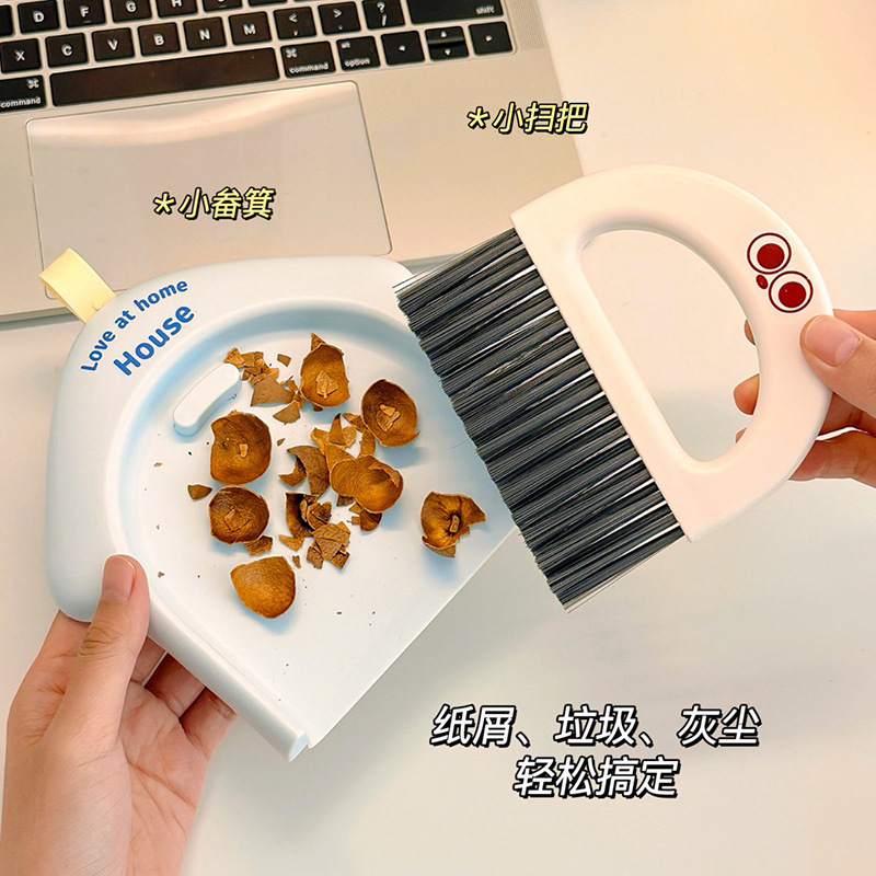 J06-6995 Desktop Mini Broom and dustpan Set for cleaning desks, keyboards, computers and sundries in student dormitories Specification image