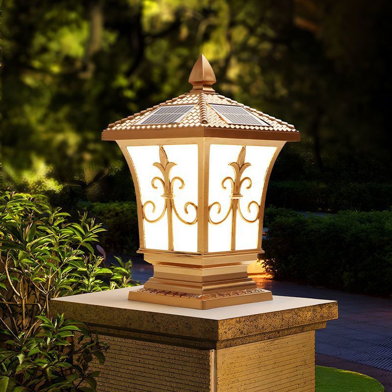 Factory solar column head lamps, garden lamps, main gate column fences, outdoor villa wall lamps, factory cross-border wholesale full figure