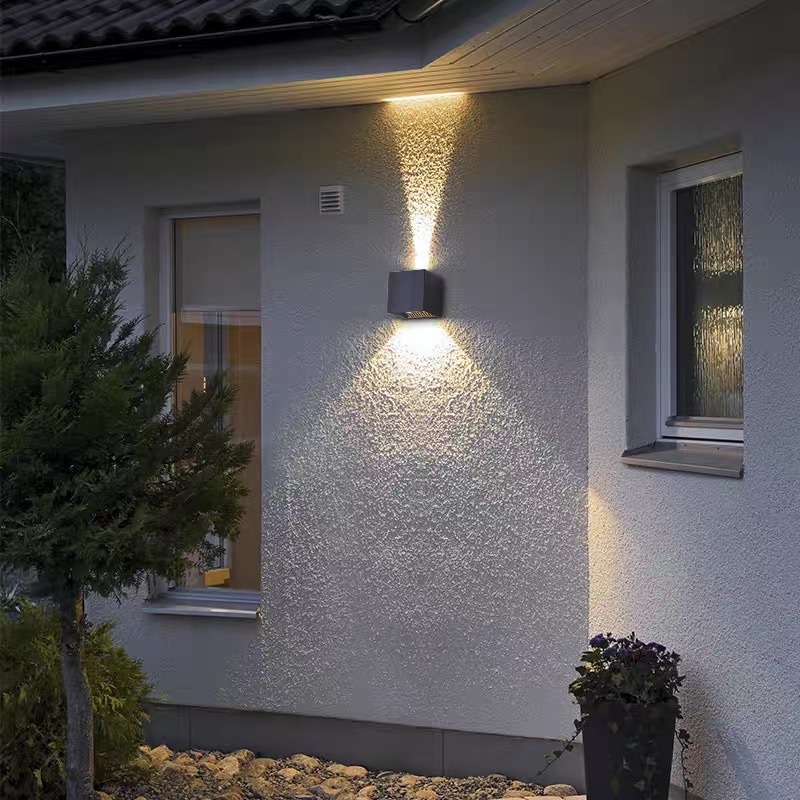 Double-head adjustable wall lamp, outdoor waterproof, square staircase, corridor, passageway, living room, bedside, bedroom background, wall lamp Application Scenario