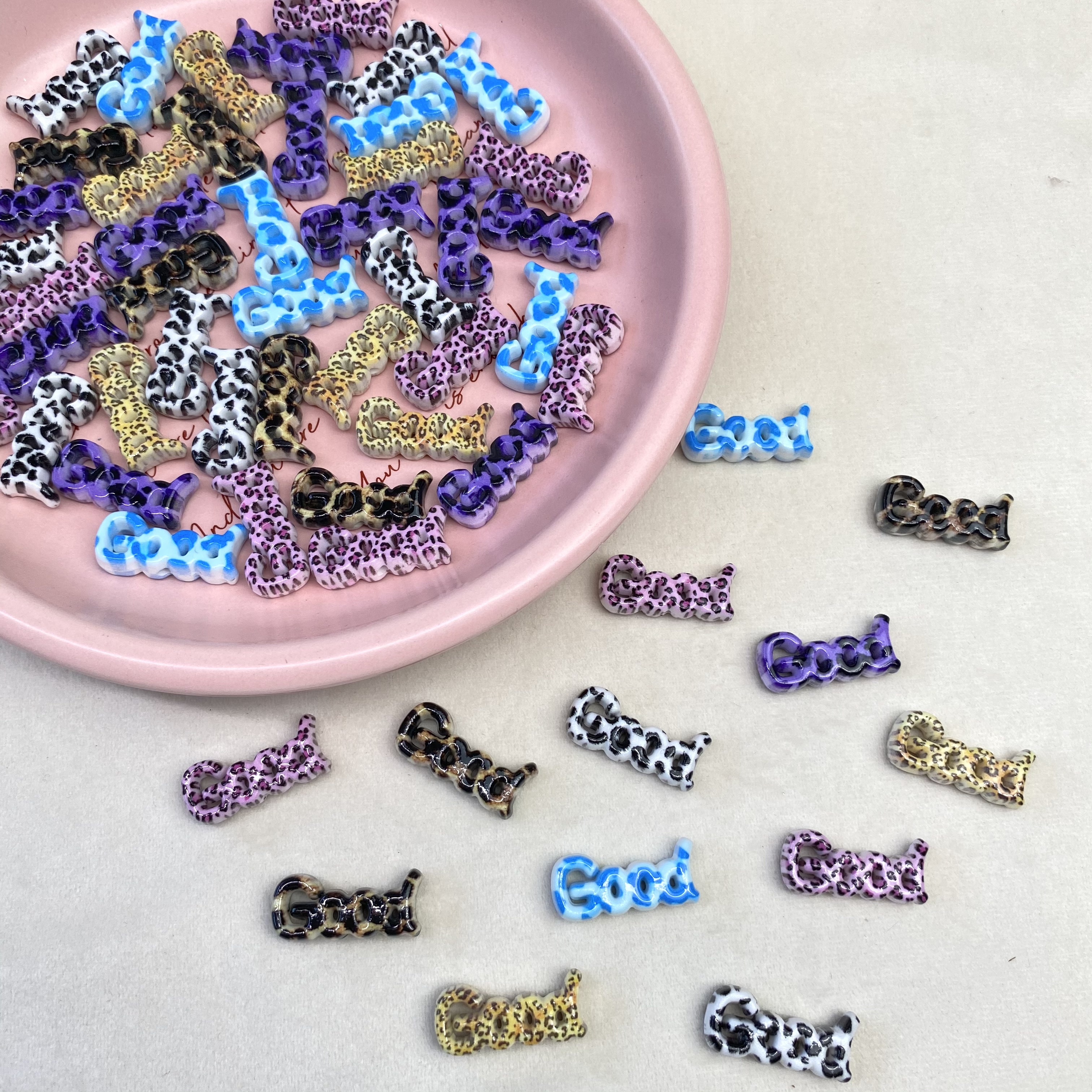 滴油配件/配件/树脂配件/奶油胶/植绒配件白底实物图