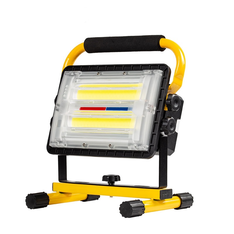 Cross-border new solar-powered charging construction site searchlight, outdoor maintenance light, warning light, miner's lamp, floodlight and lawn light Application Scenario