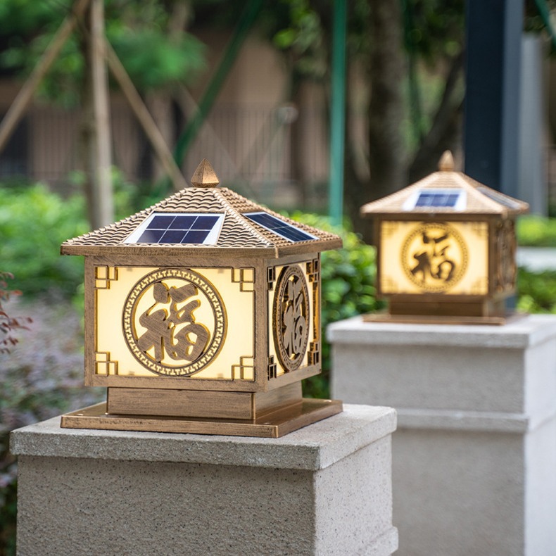 Solar-powered column head lamps, outdoor waterproof garden and courtyard wall column lamps, household villa balcony and main entrance column lamps Application Scenario