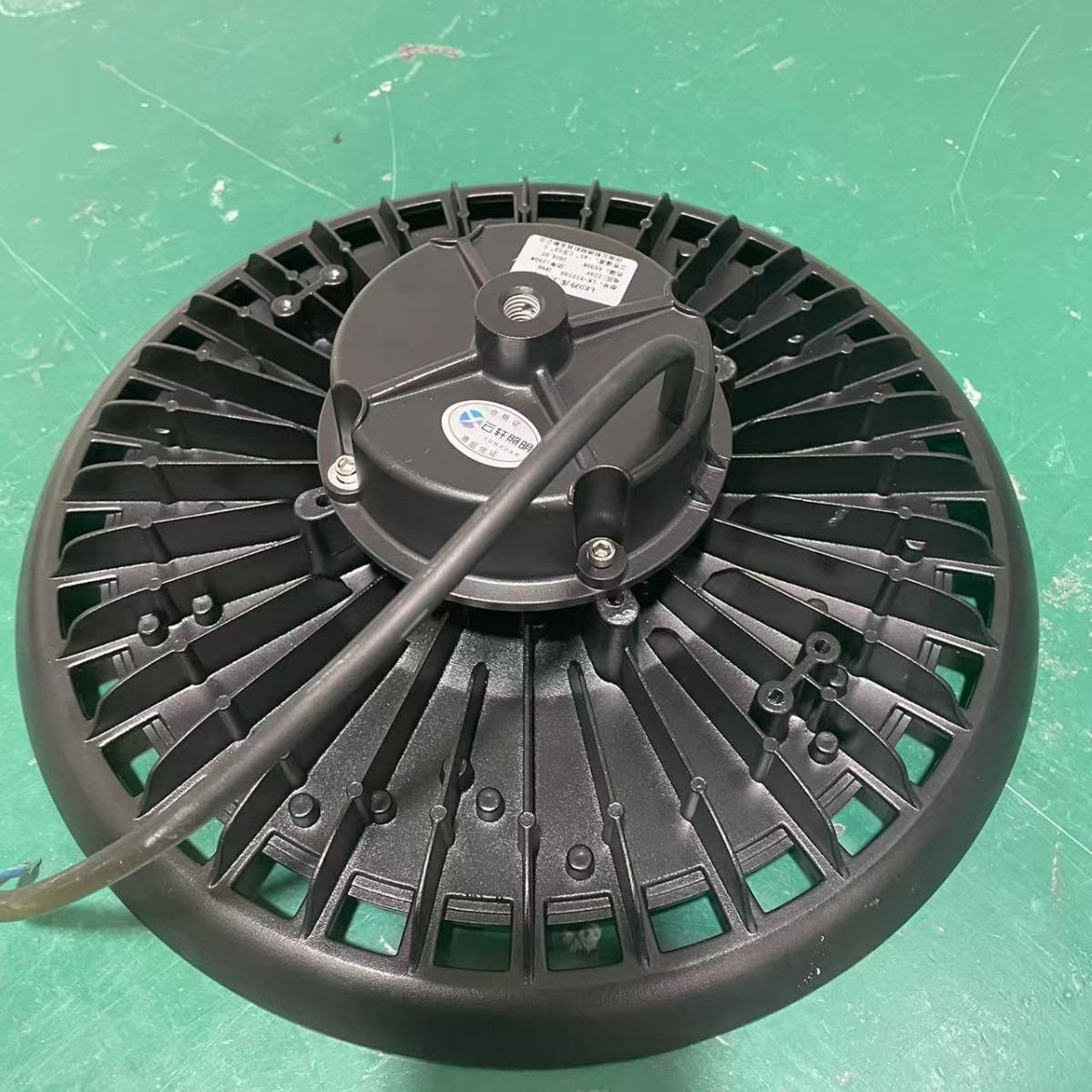 led industrial and mining lamps, factory garage lamps, high-power flying disc lamps, ultra-bright gymnasium lighting, warehouse and workshop lighting lamps Specification drawing