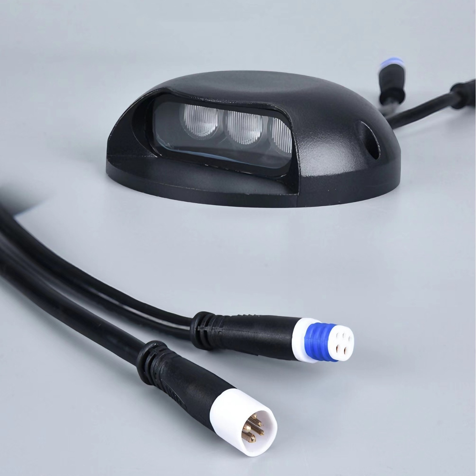 led walkway lights, outdoor waterproof and translucent step lights, side lights, turtle-back lights, surface-mounted buried lights, passageways, bridge decks, and walkways Application Scenario
