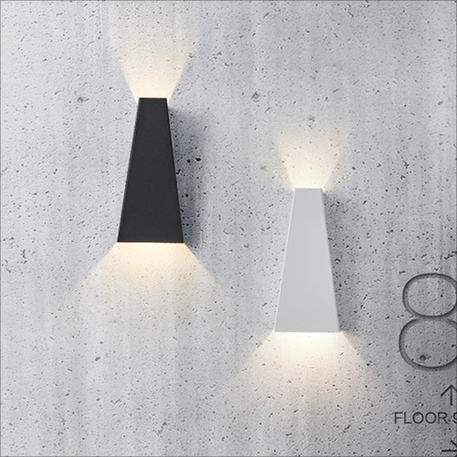 Outdoor wall lamp, Southeast Asian foreign trade hotel background wall, a beam of light wall lamp that emits light up and down, solar wall lamp details Picture
