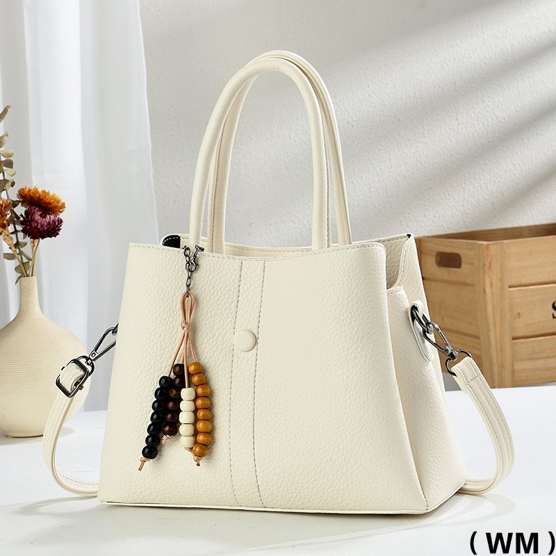 The new large-capacity hand-held shoulder crossbody bag MGY9960 from Meifang Bag and Yiding Bag Industry Application Scenario