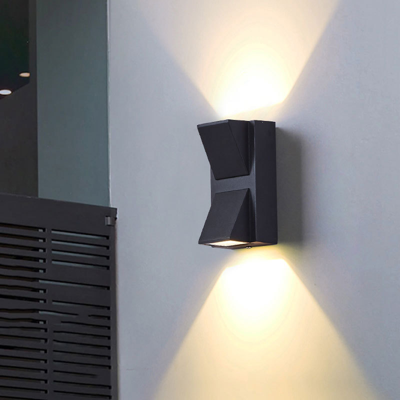 Cross-border outdoor waterproof exterior wall double-head wall lamps, outdoor villa dining room courtyard balcony corridor up and down wall-washing spotlights Application Scenario