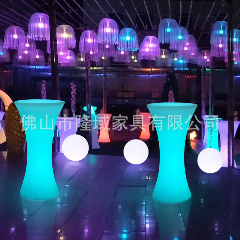 LED light-emitting trendy small waist tables and chairs, outdoor activities and gatherings, popular high-legged tables, ktv bars, cocktail tables details Picture