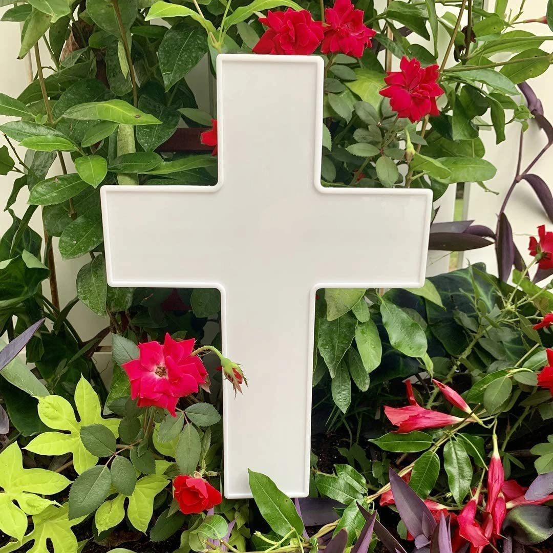 Amazon's new solar-powered cross cemetery lamp, a white plastic cross outdoor religious belief tombstone lamp details Picture