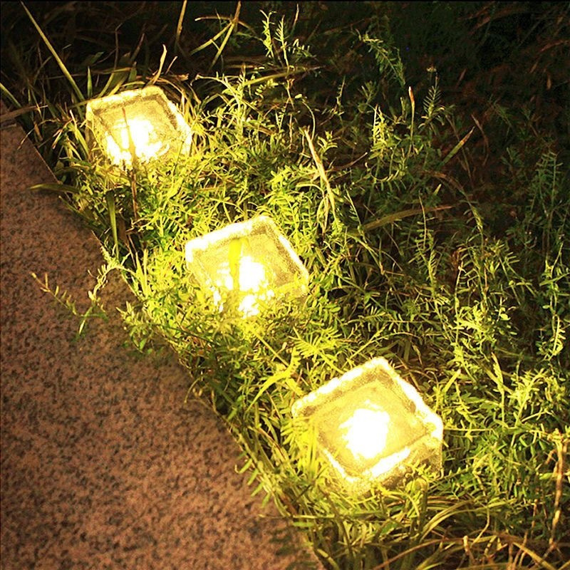 Solar outdoor courtyard sub-lights, waterproof villa garden decoration, balcony arrangement, ice brick lights, household buried lights factory full figure