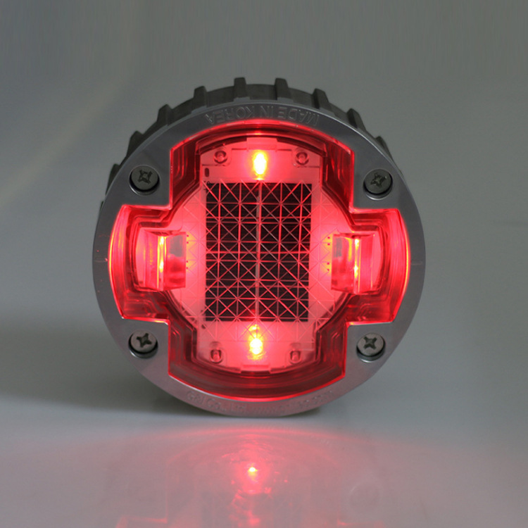 Factory direct sales of solar ground lights, sidewalk traffic lights, intersection synchronous lights, waterproof cast aluminum LED road studs Specification drawing