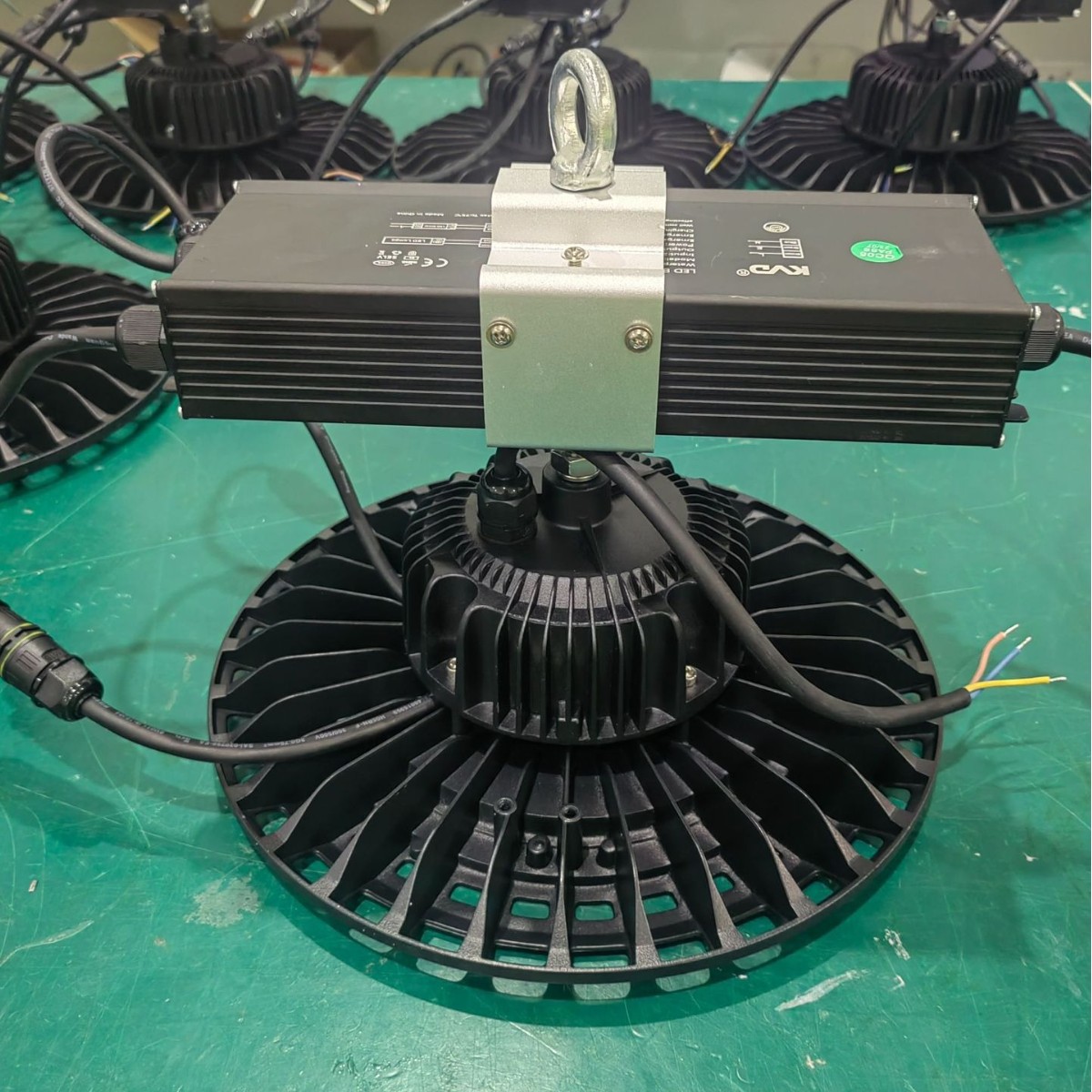 Intelligent sensing energy-saving led industrial and mining lamps without flicker, factory warehouse, factory building, industrial lighting, workshop ufo flying saucer lamps Application Scenario