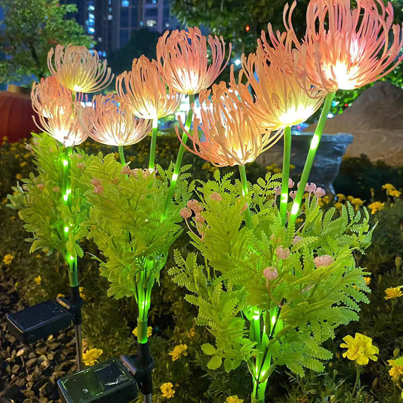 Outdoor solar-powered red spider lily garden decorative lanterns, waterproof and realistic sun-facing lanterns, garden lawn lights, ground insertion lights full figure