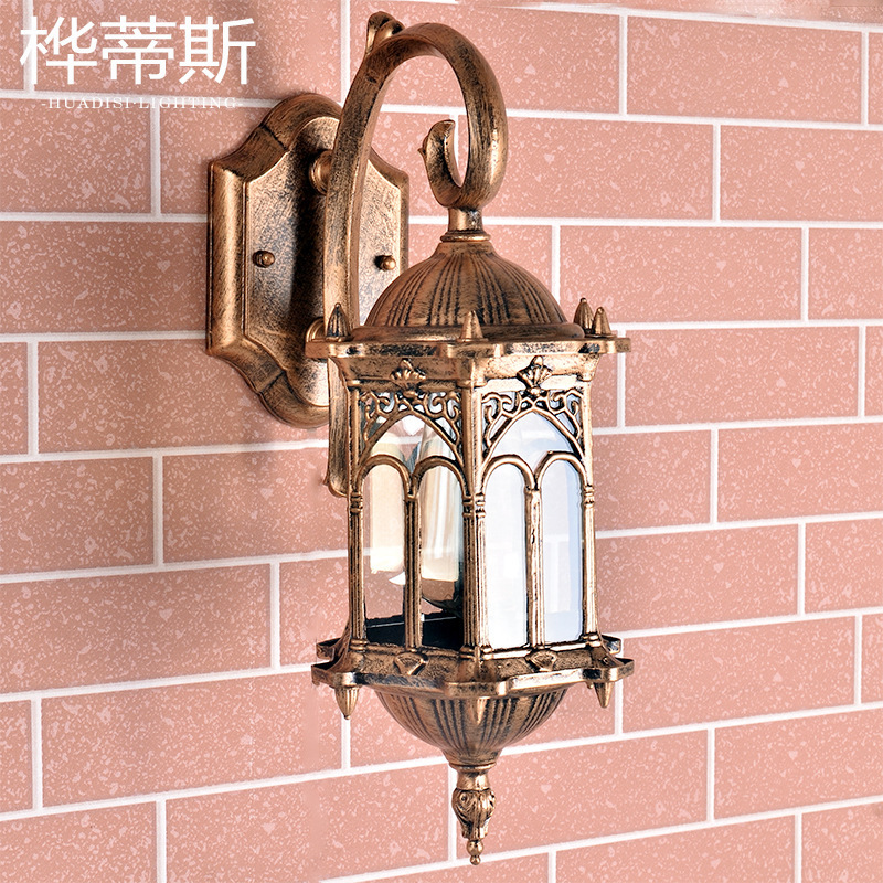 European-style outdoor wall lamps, waterproof garden lighting fixtures, creative American retro outdoor balcony, exterior wall, corridor, staircase full figure