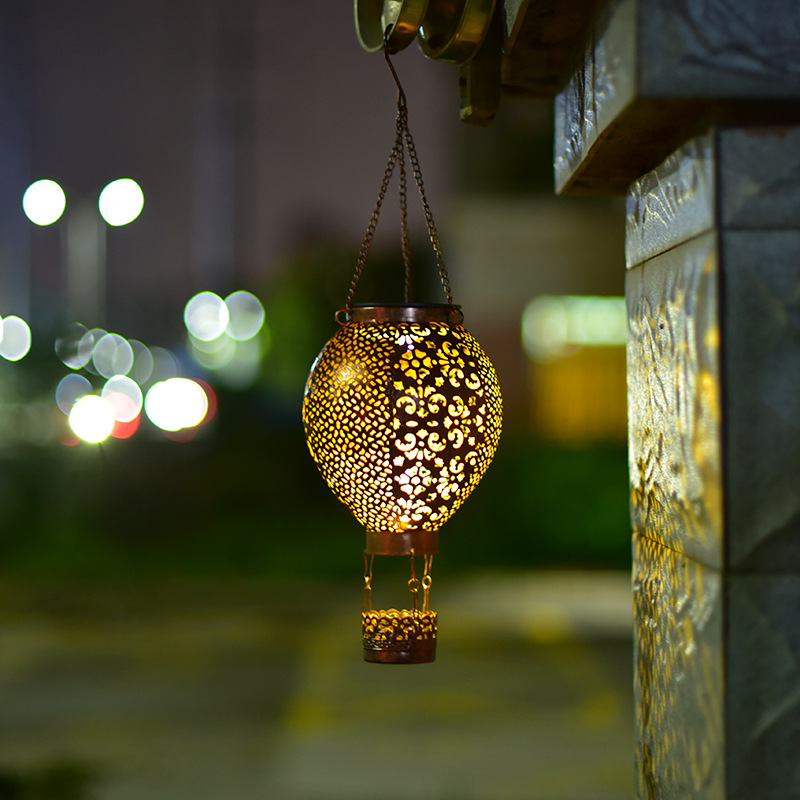 Wholesale of Amazon outdoor solar retro palace lanterns, courtyard hand-held lanterns, garden decoration, hollowed-out projection lanterns Application Scenario