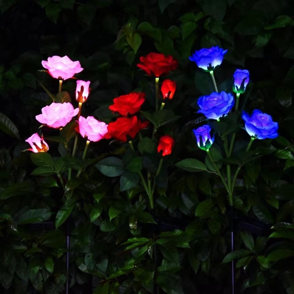 Solar-powered simulation 5-head rose lamp, outdoor waterproof villa garden ground insert lamp, luminous courtyard lawn decoration Application Scenario