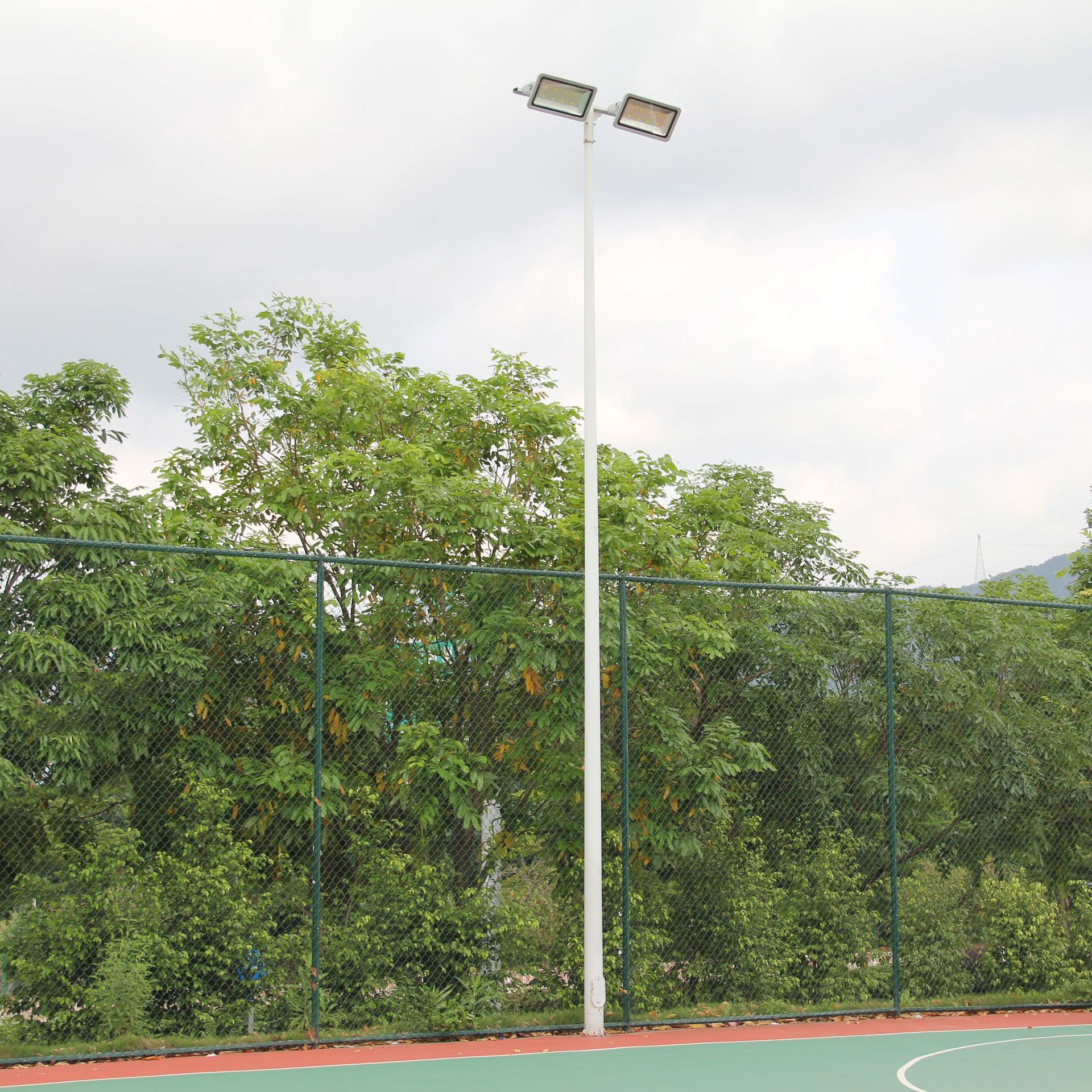 Double-headed 6-meter high-brightness stadium lights, outdoor LED football field and basketball court lights, medium-pole street lamps, square lighting fixtures details Picture