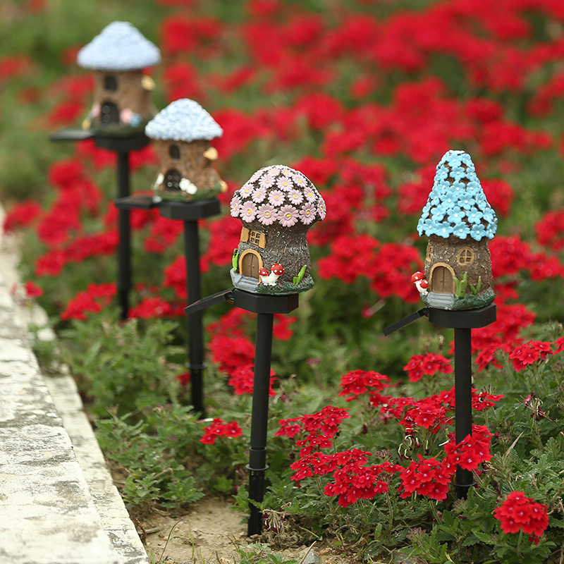Solar garden lamp, resin creative mushroom house, outdoor household garden landscape, garden lawn decoration, ground insert lamp Application Scenario