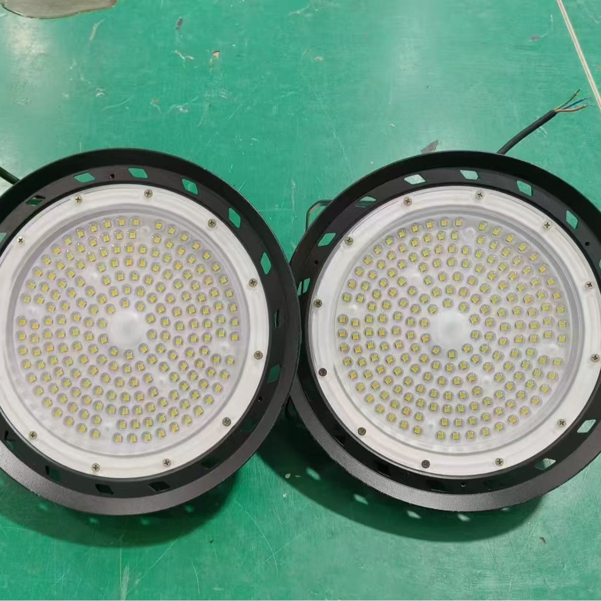Cross-border led industrial and mining lamps, warehouse workshop lighting, factory lights, factory cold storage dust-proof, ufo industrial and mining barn lamps, 150w Specification drawing