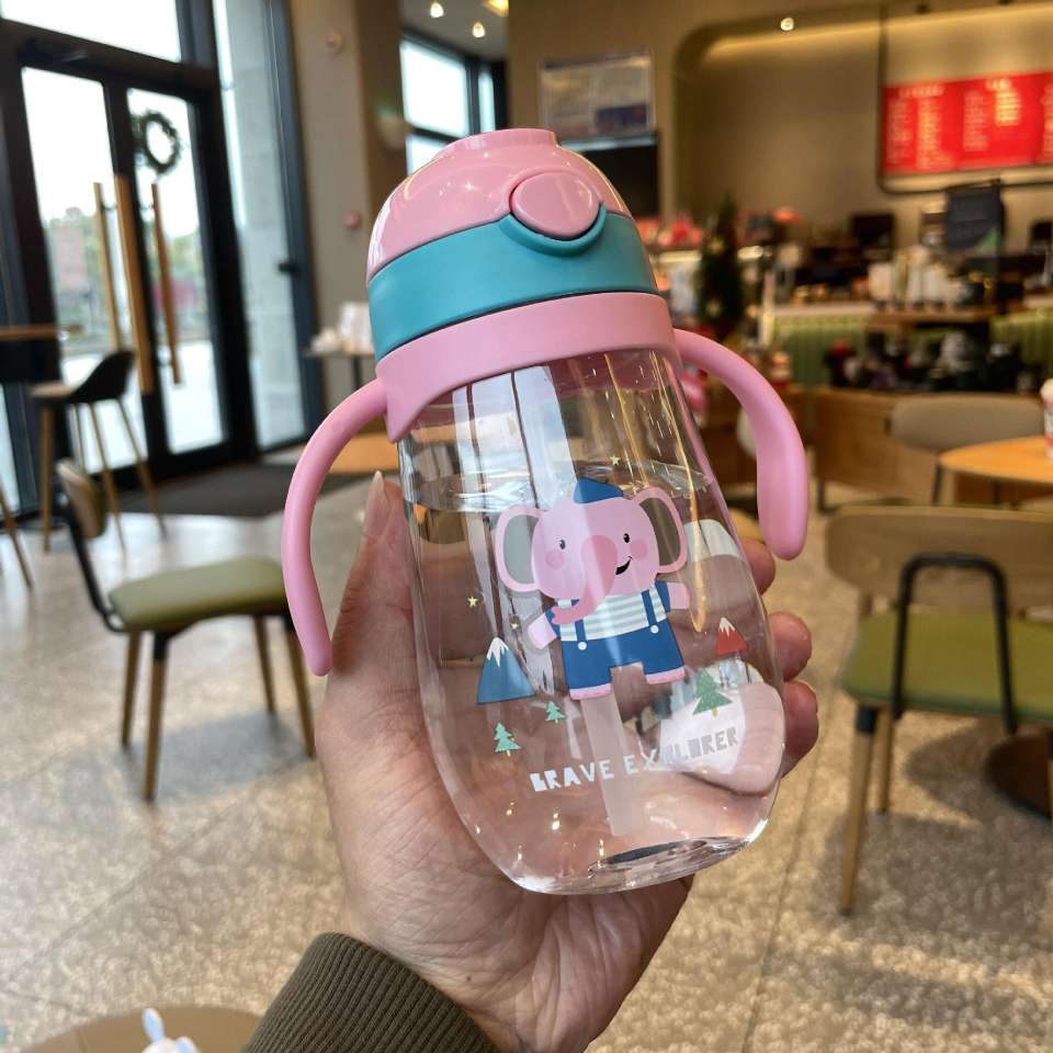 X102-305 Children's plastic cup with straw, heat-resistant and shock-resistant school drinking cup, portable for primary and secondary school students, anti-drop height Specification image