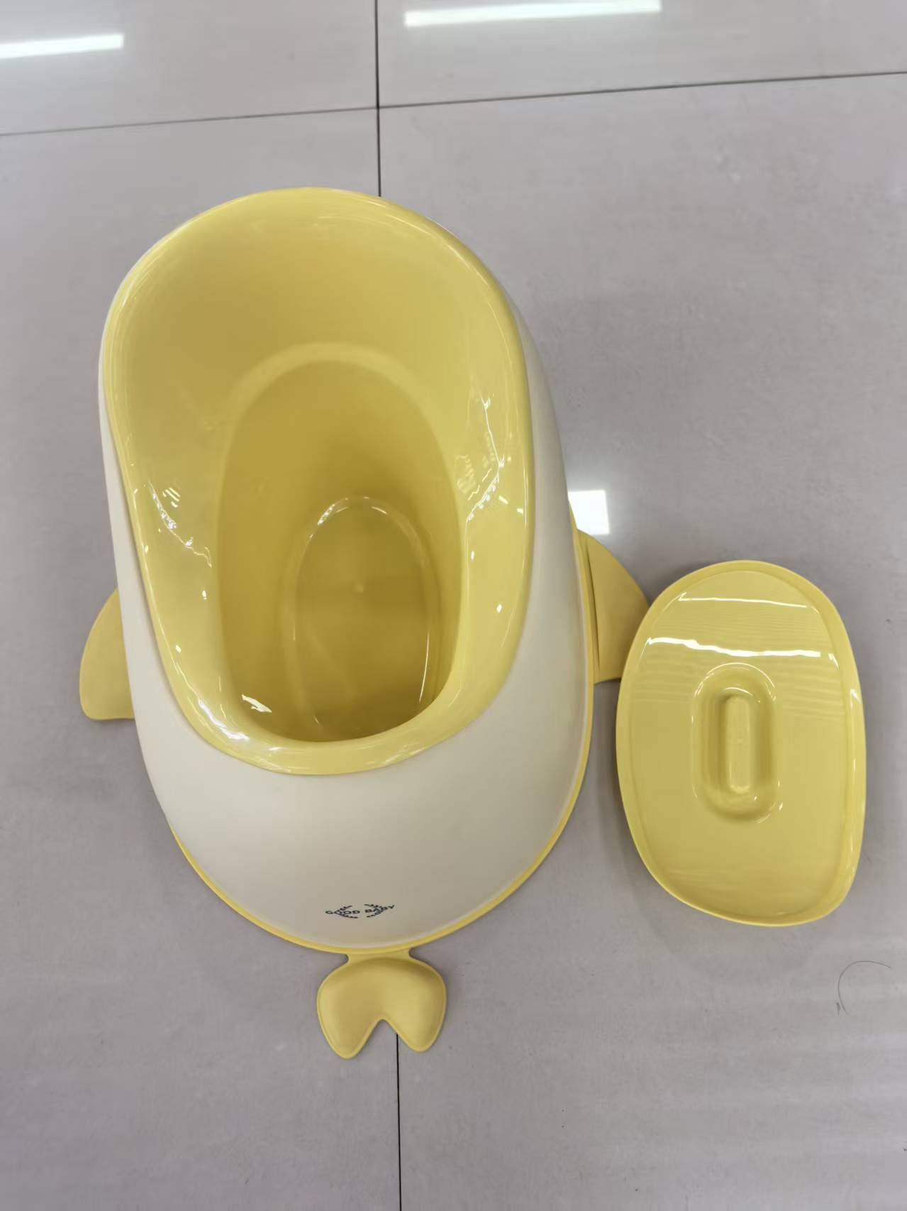 宝宝小便器儿童小便斗塑料尿盆儿童尿壶马桶挂墙式站立便池塑料坐便器