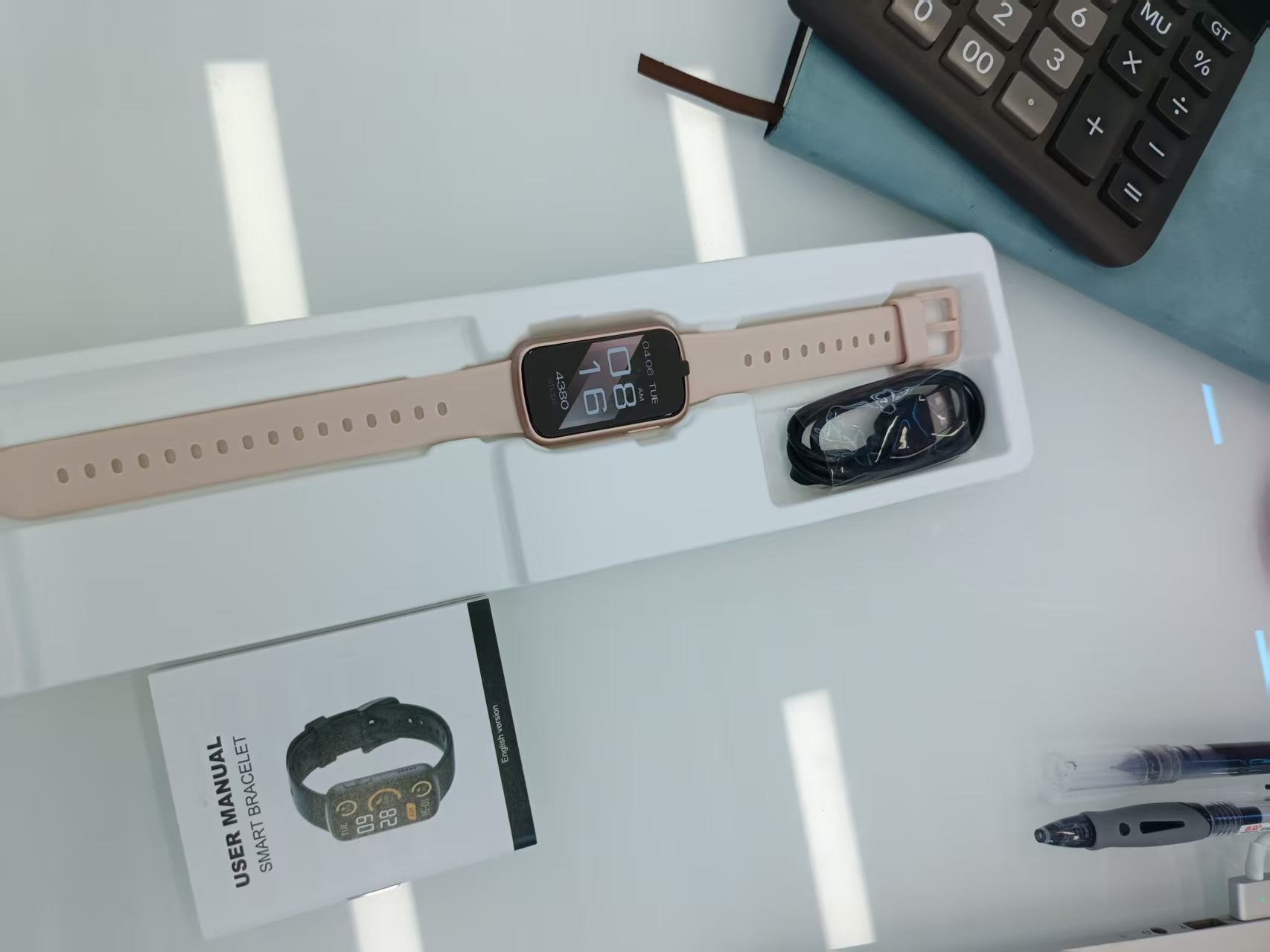 The RM52 smart bracelet features a square color screen for incoming call alerts, health monitoring, and making and receiving calls details Picture