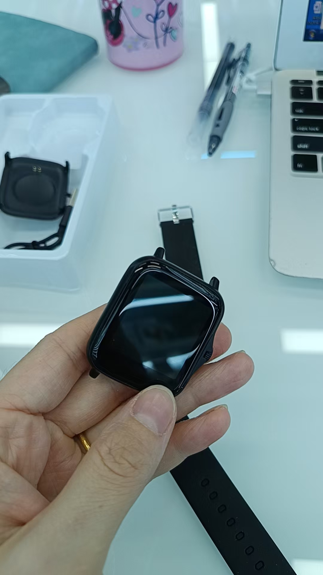Smartwatch, outdoor sports, Bluetooth call, high-definition large screen, heart rate detection, disc sports watch YX16 watch Application Scenario
