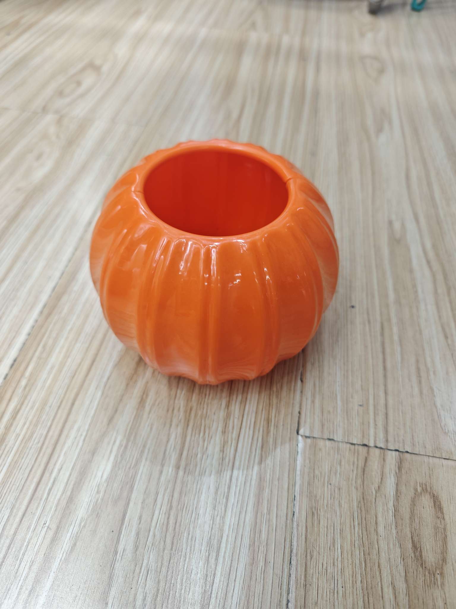 Ceramic imitation plastic pumpkin New Year flower arrangement flowerpot, eco-friendly material, red fruit artificial flower arrangement flowerpot detail image 5