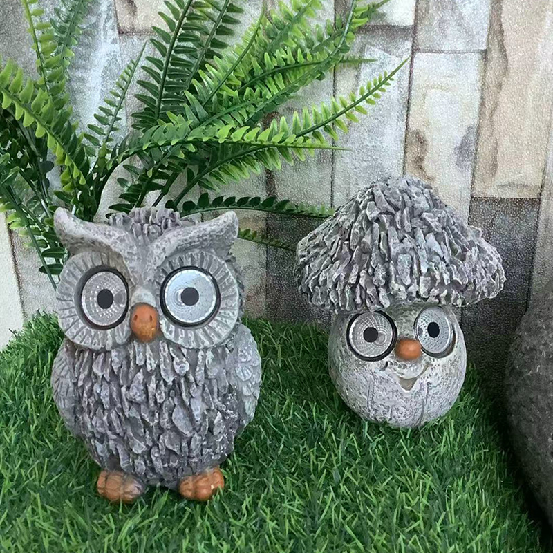 Solar-powered owl lights, mushroom outdoor courtyard lights, villa garden landscape decorative lights, waterproof lawn night lights Application Scenario