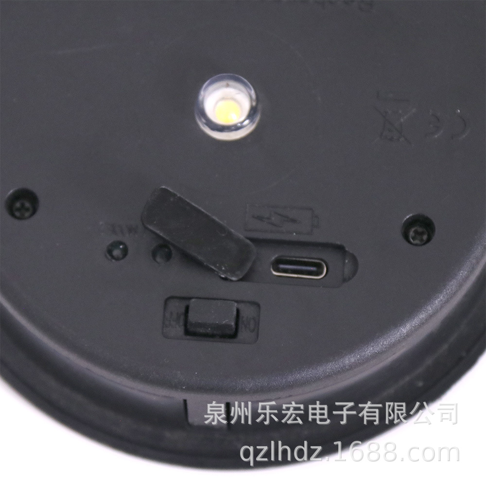 Wholesale of various outdoor garden lights, battery box accessories, solar tungsten filament lights, water bottle lights and ironwork lights from the source factory details Picture