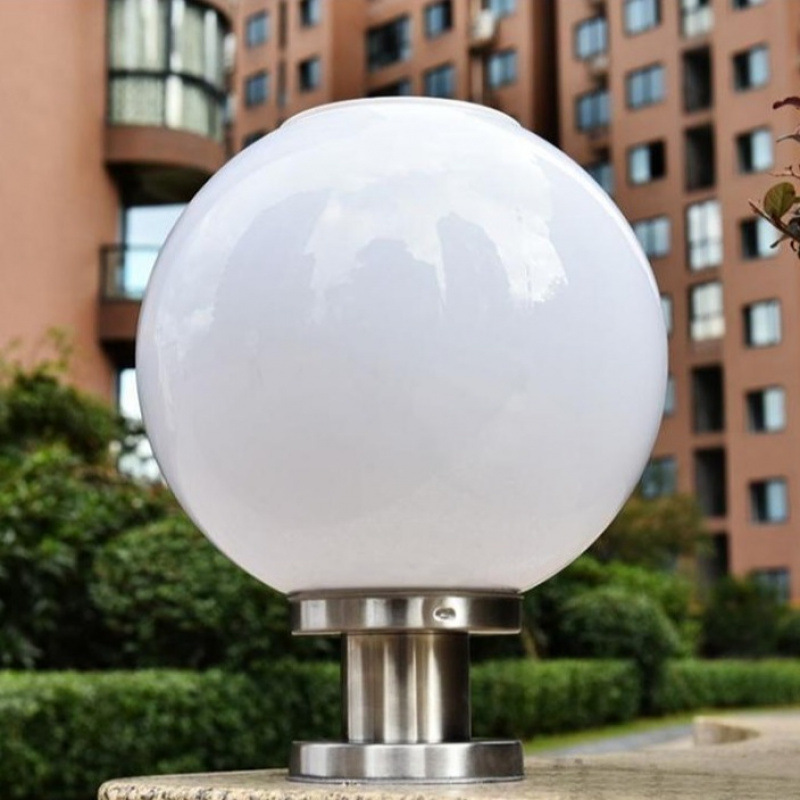 Outdoor column head lights, villa courtyard wall lights, wall head spherical lights, gate column spherical waterproof lights, solar lights Application Scenario