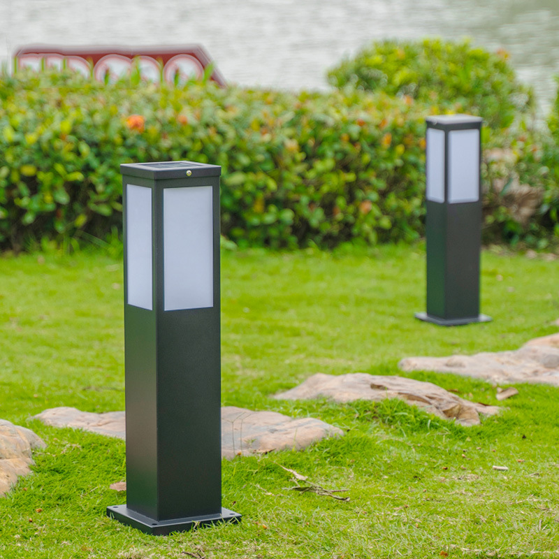 Square solar lawn light, outdoor park, courtyard garden, community, villa, simple and modern lawn light manufacturer Application Scenario