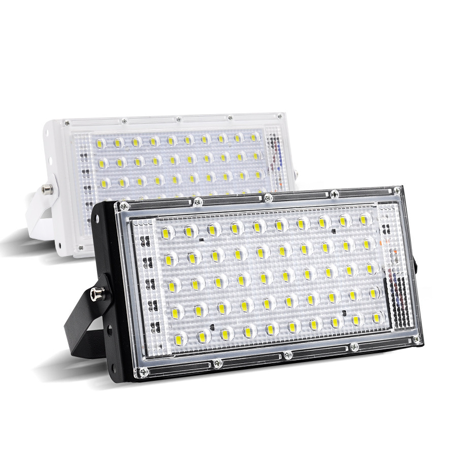 【LED Floodlights 】50W, 100W outdoor waterproof ultra-bright floodlights for construction sites, sports fields, and night markets Item Picture