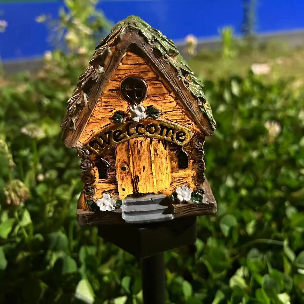 The manufacturer supplies solar resin lamps, cartoon house lamps, landscape lamps, garden lamps and lawn lamps Specification drawing