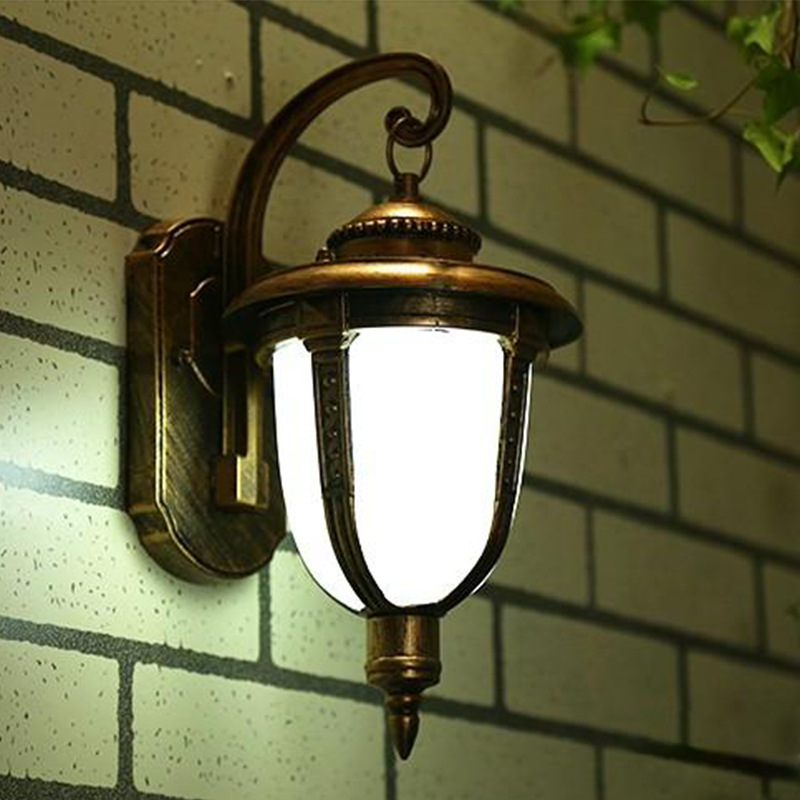 European-style retro outdoor wall lamps, waterproof and rust-proof aluminum wall lamps, balcony, corridor, passage, fishing wall lamps Application Scenario