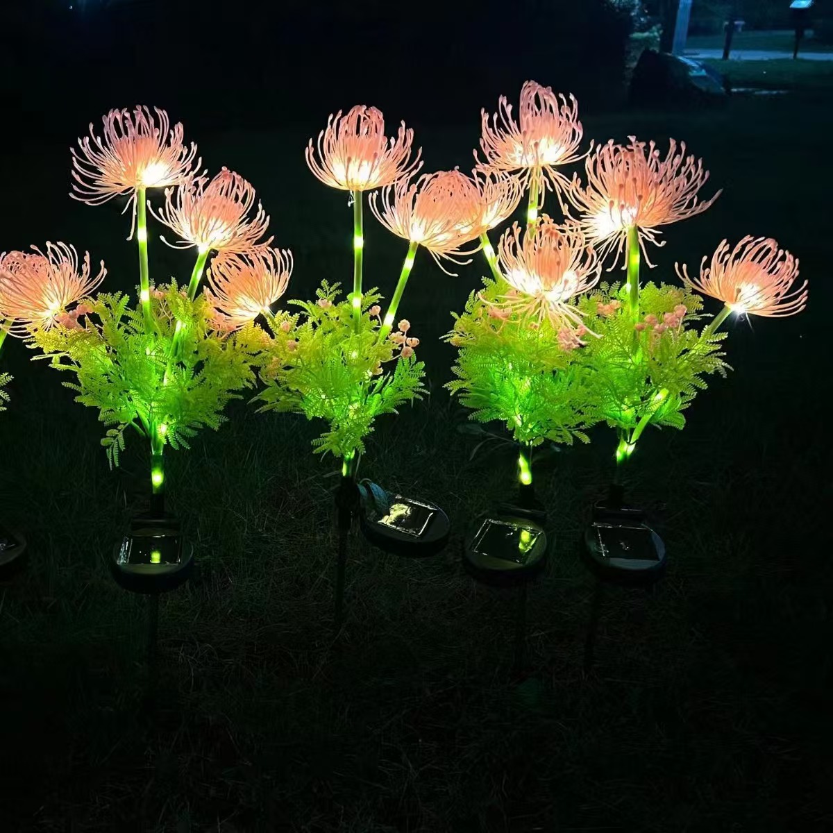 New solar-powered outdoor lawn light, anti-realistic red spider lily decorative light, courtyard landscape ground insertion everlasting flower lawn light details Picture
