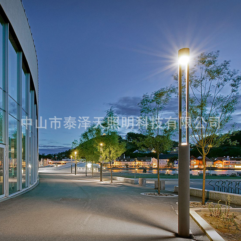 Factory wholesale modern garden lights, outdoor simple 3-meter and 3.5-meter square led landscape lights, garden lights Application Scenario